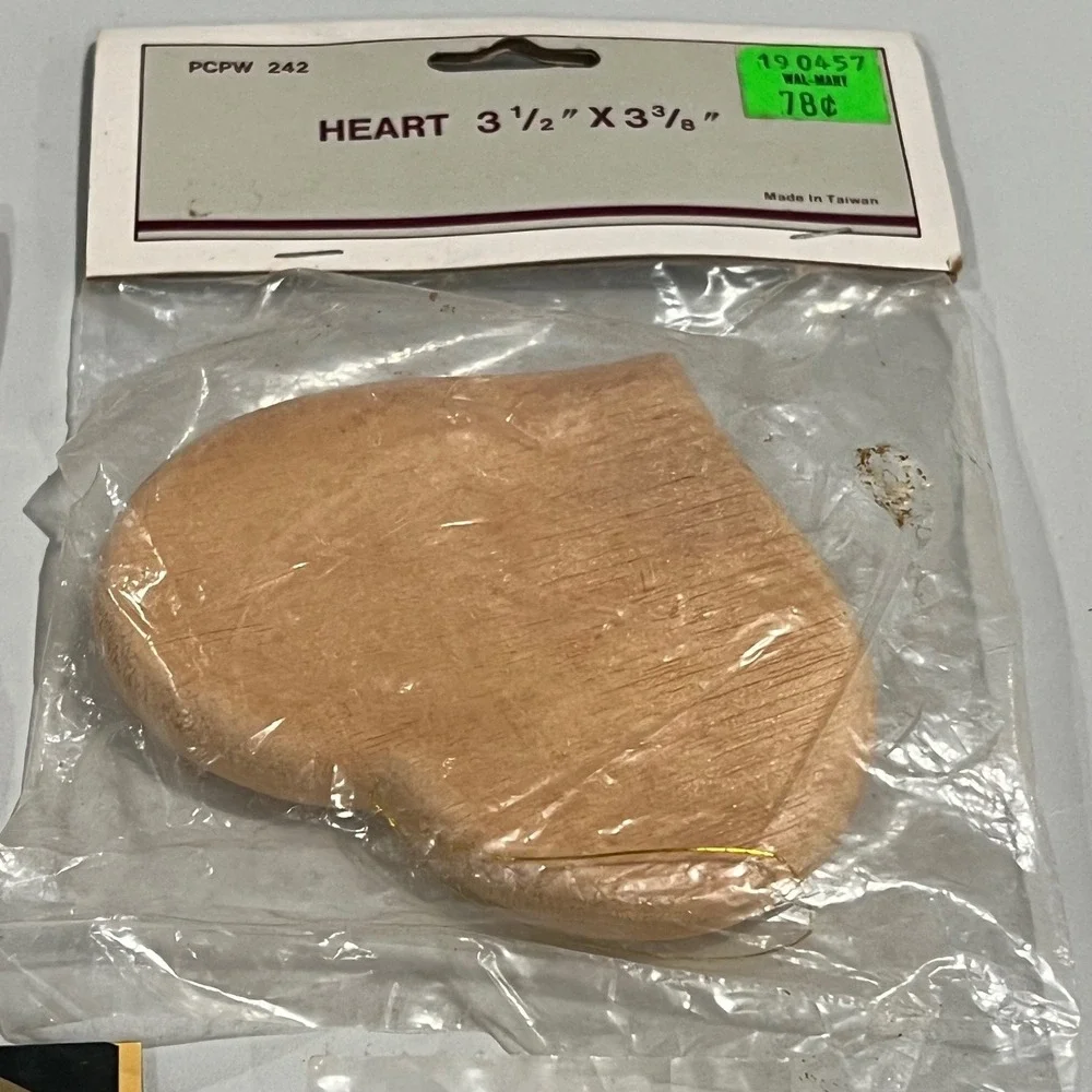 WOODLETS UJ WANG'S Wooden Hearts Craft Pieces Lot of‎ 3 New Sealed